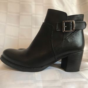 Deky Leather ankle boots made in Italy.